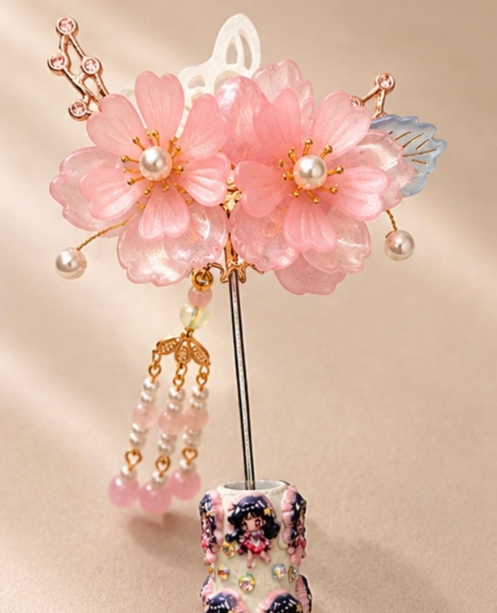 Fancy bead with diamanté flower