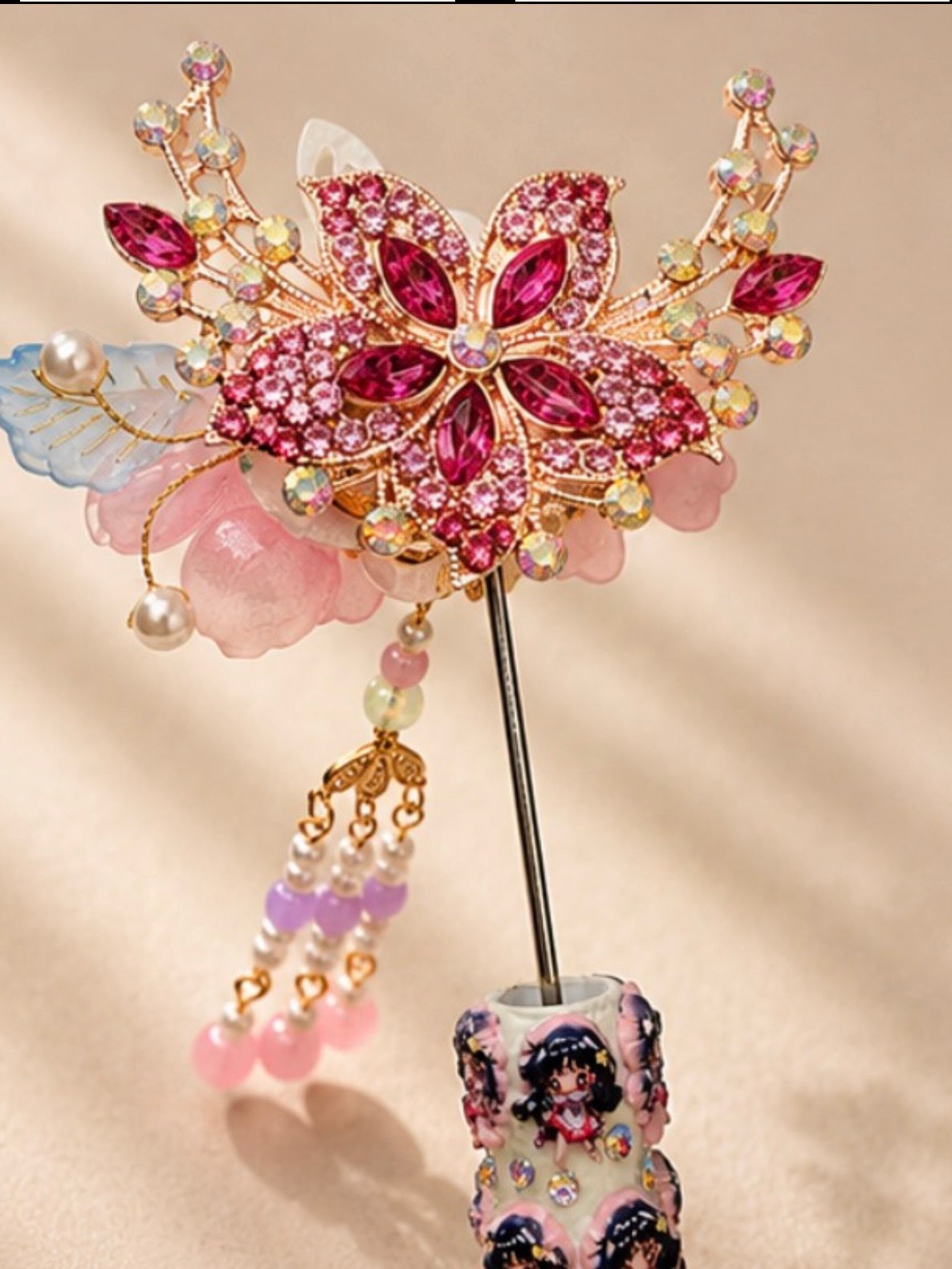 Fancy bead with diamanté flower